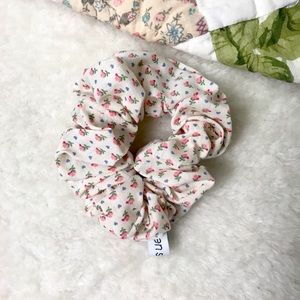 Micro Floral and Hearts Cotton Scrunchy 🤍